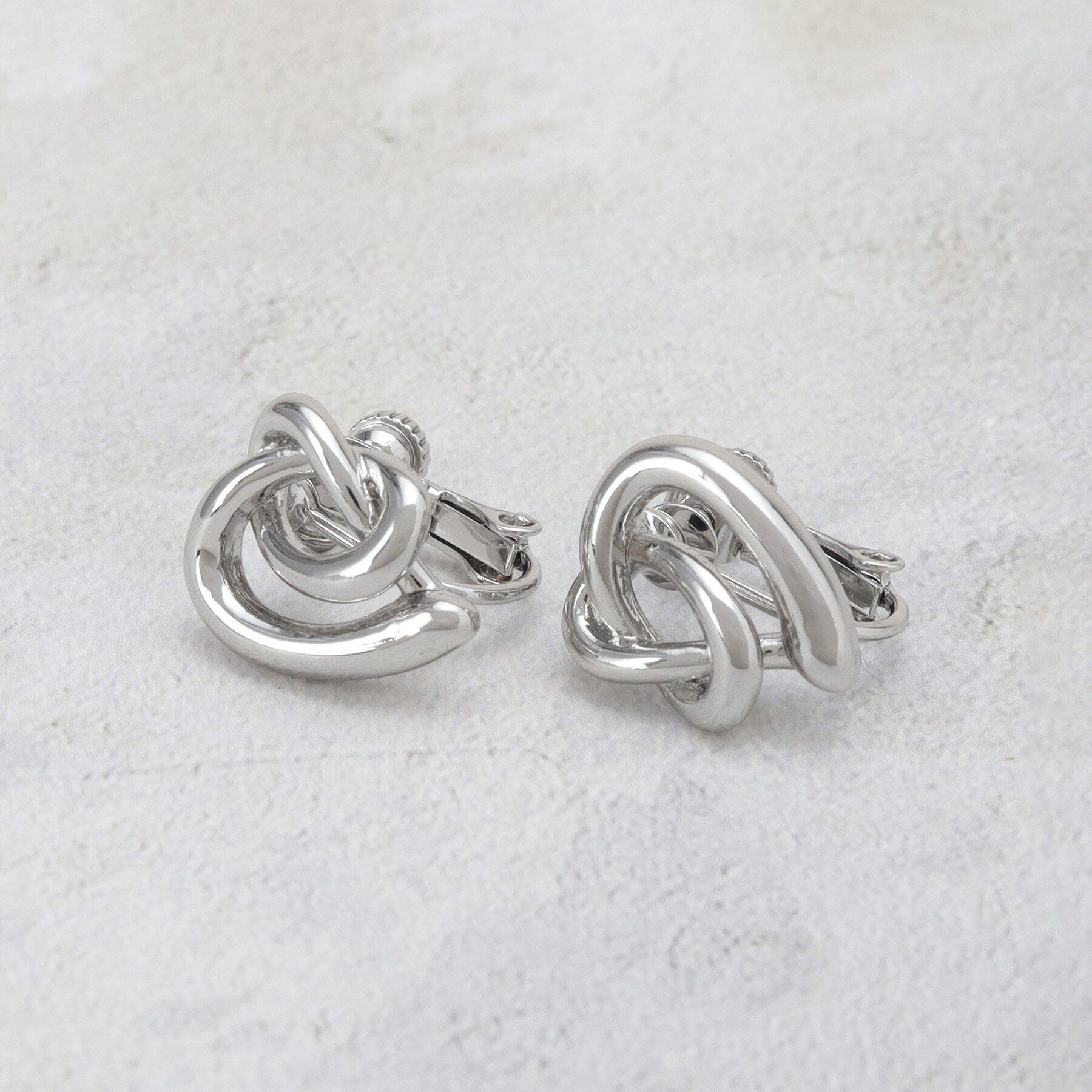 OPAQUE.CLIP「ニュアンスハ－トノットメタルイヤリング」|イヤリング|シルバー(006)