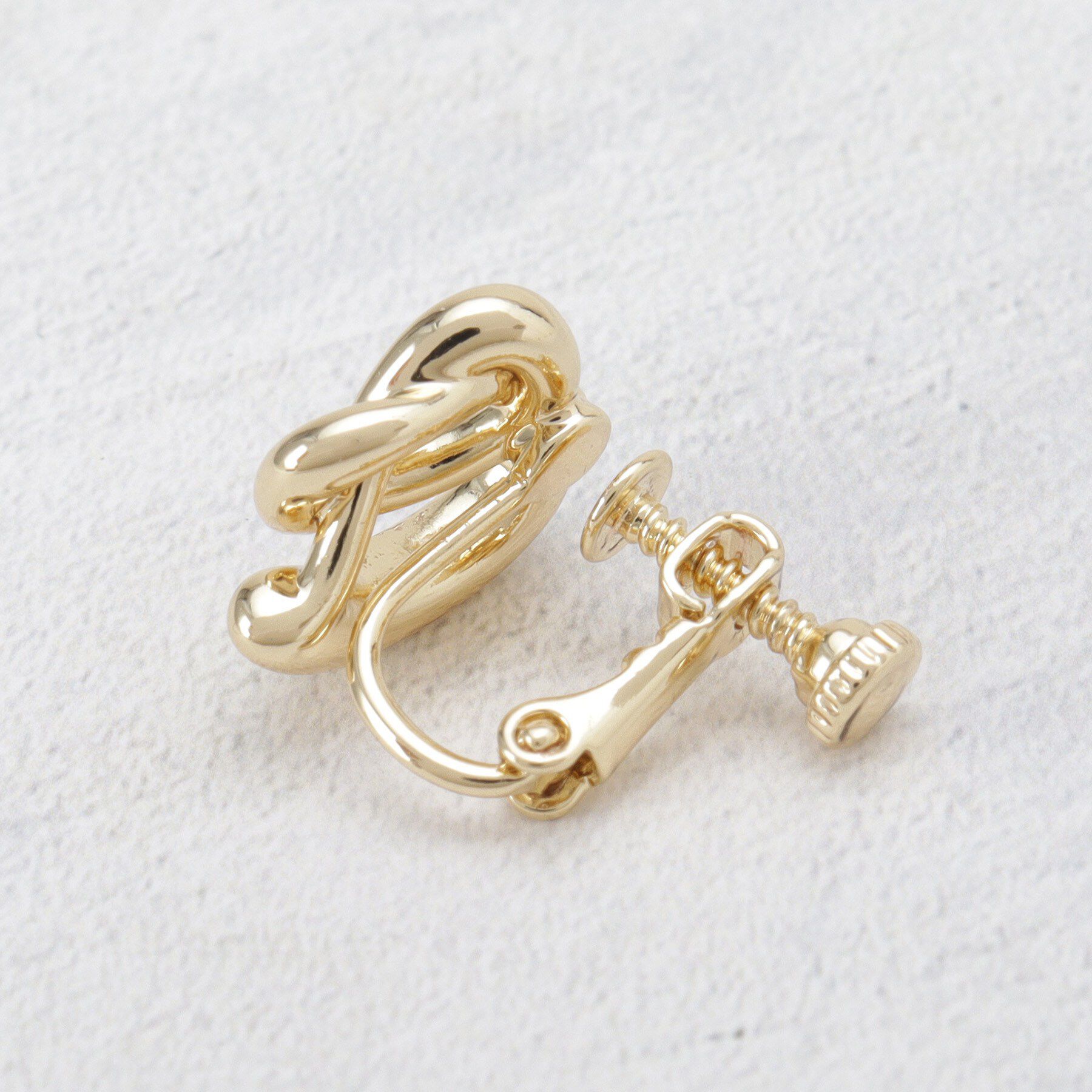 OPAQUE.CLIP「ニュアンスハ－トノットメタルイヤリング」|イヤリング|