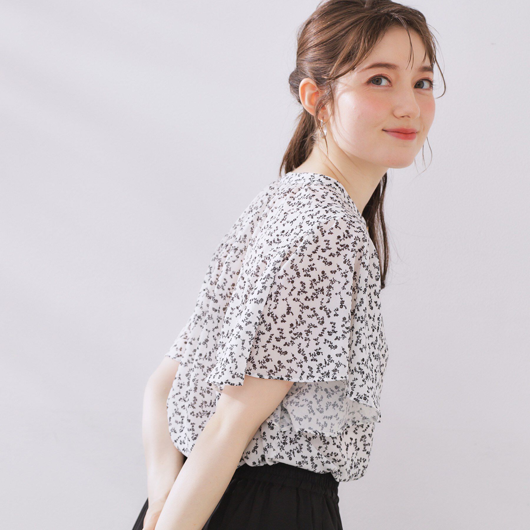 Couture broach「【キレイめ・通勤】前後2WAY楊柳フレアー袖ブラウス」|シャツ・ブラウス|