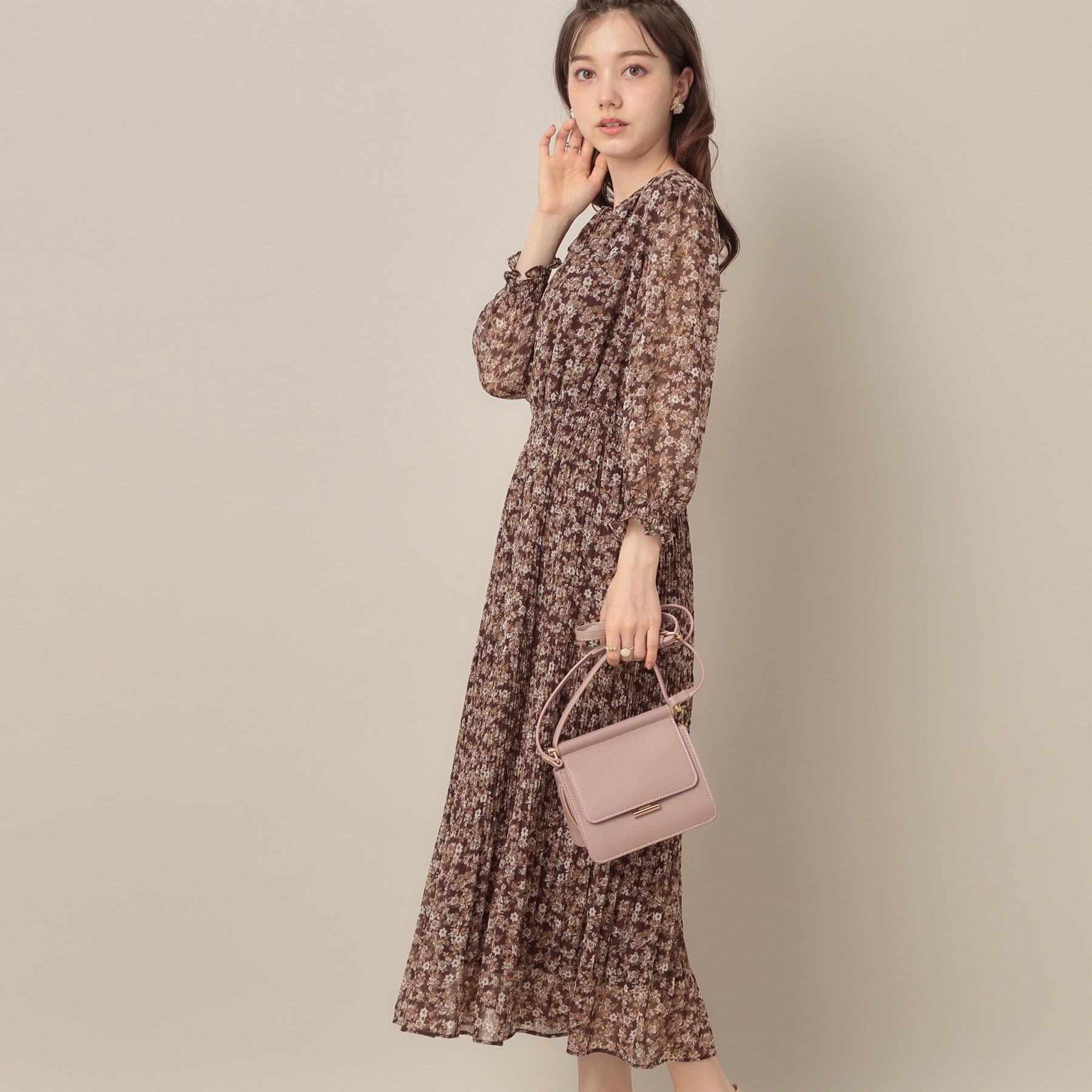 Couture broach「【一枚で着映える・花柄・通勤】前後2WAYシフォン楊柳小花ワンピース」|ワンピース|