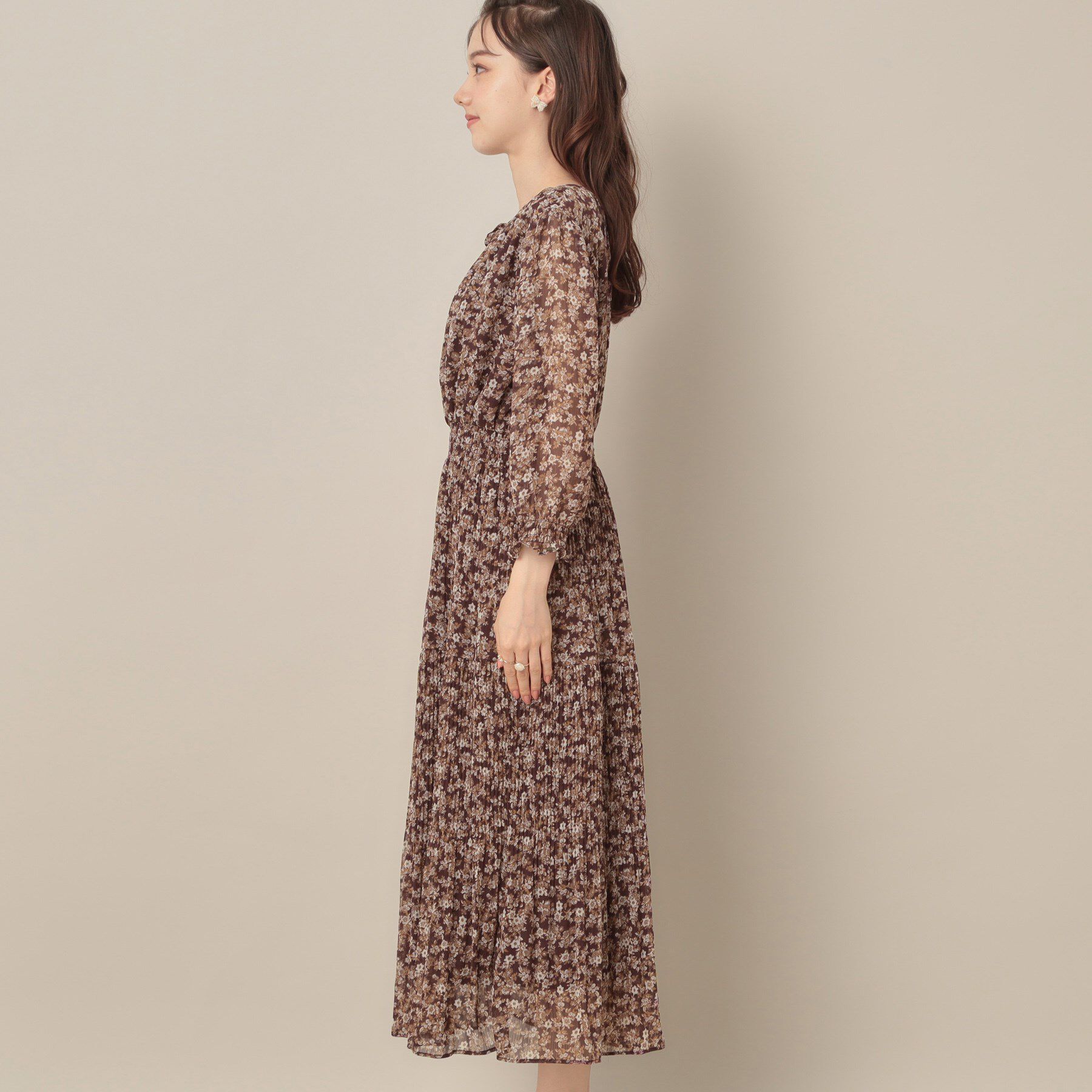 Couture broach「【一枚で着映える・花柄・通勤】前後2WAYシフォン楊柳小花ワンピース」|ワンピース|