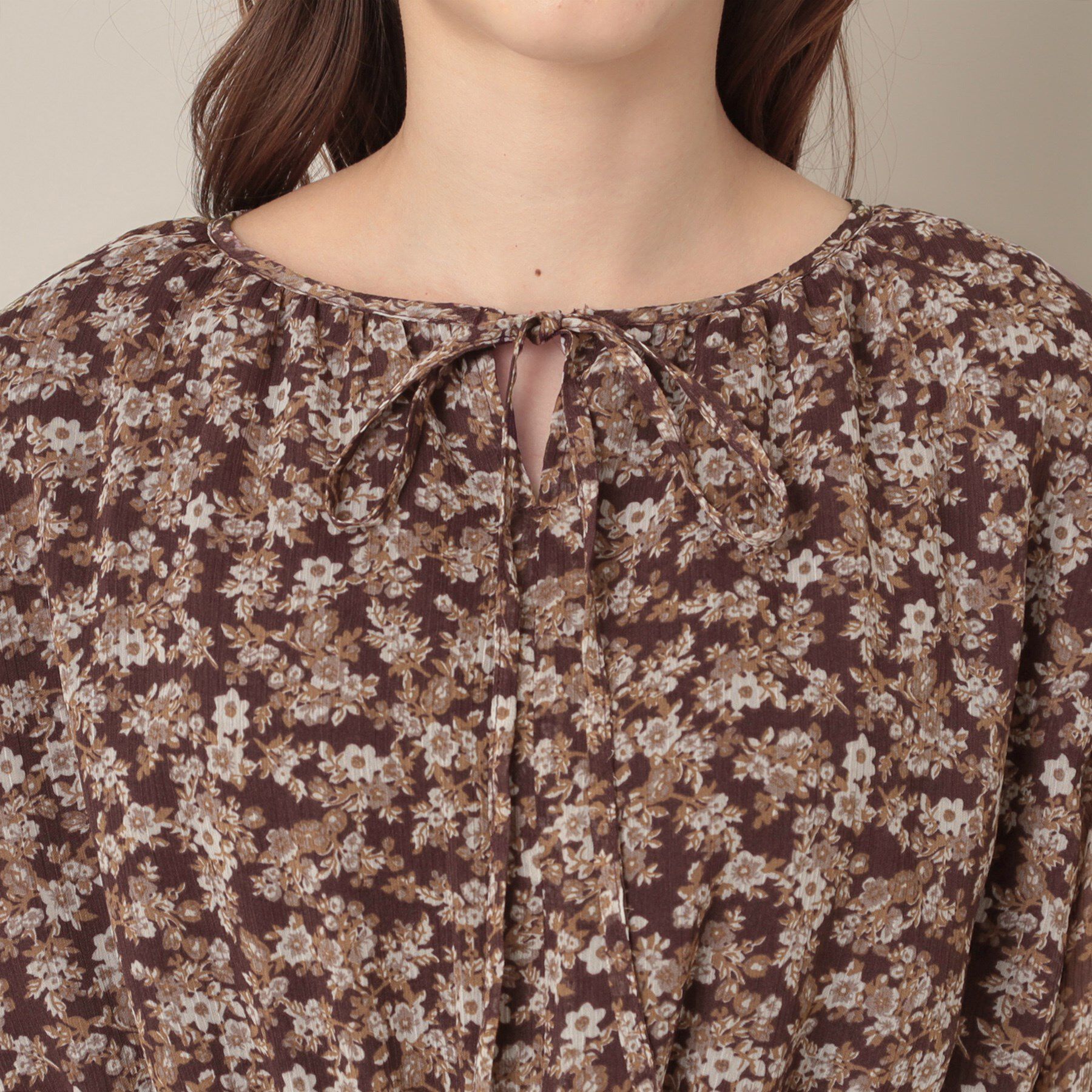 Couture broach「【一枚で着映える・花柄・通勤】前後2WAYシフォン楊柳小花ワンピース」|ワンピース|