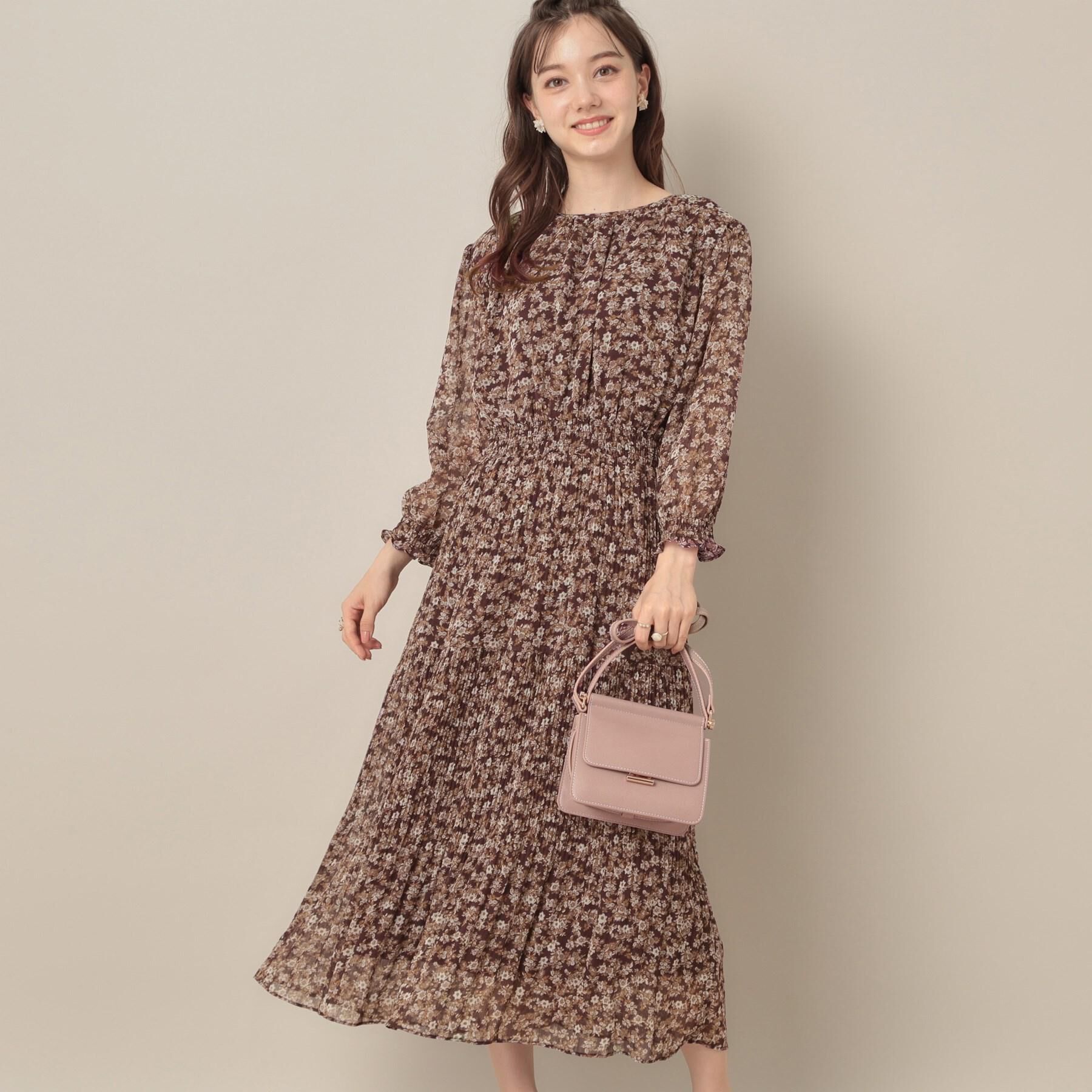 Couture broach「【一枚で着映える・花柄・通勤】前後2WAYシフォン楊柳小花ワンピース」|ワンピース|ボルドー(164)