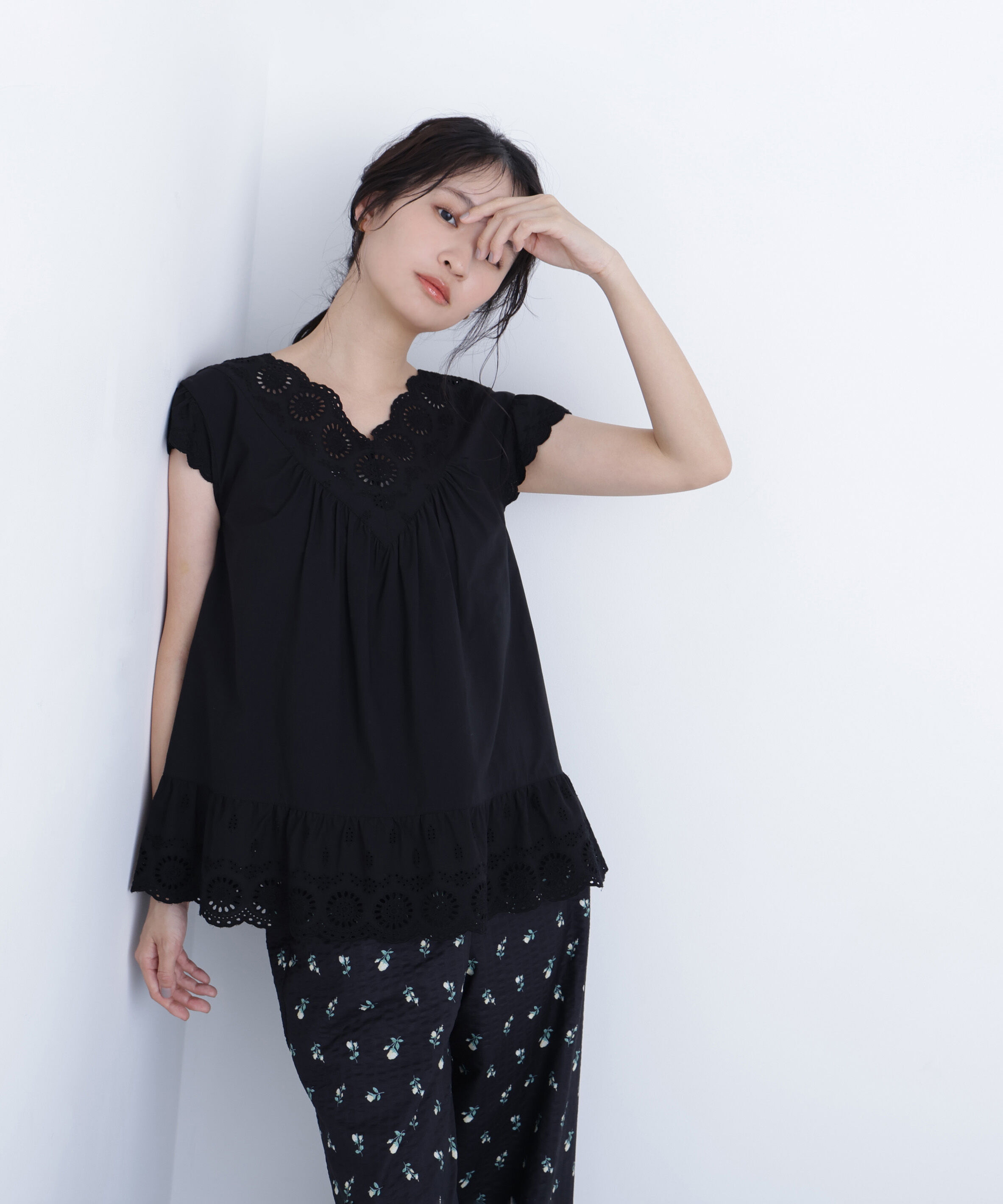  「〈N.〉コットン刺繍ブラウス」|シャツ・ブラウス|ブラック