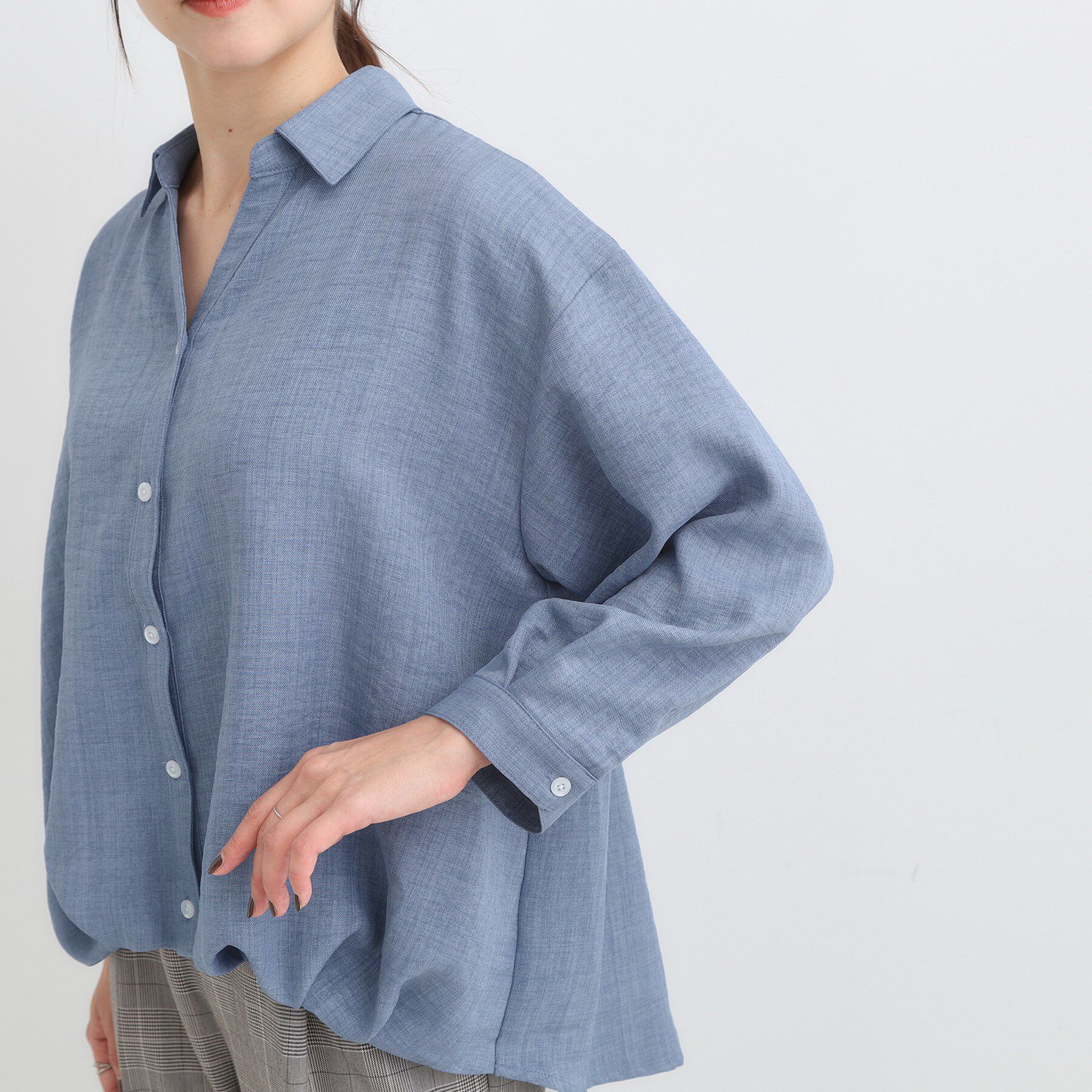SHOO･LA･RUE「【S-LL】インせず着られる デニムライク前開きブラウス」|シャツ・ブラウス|