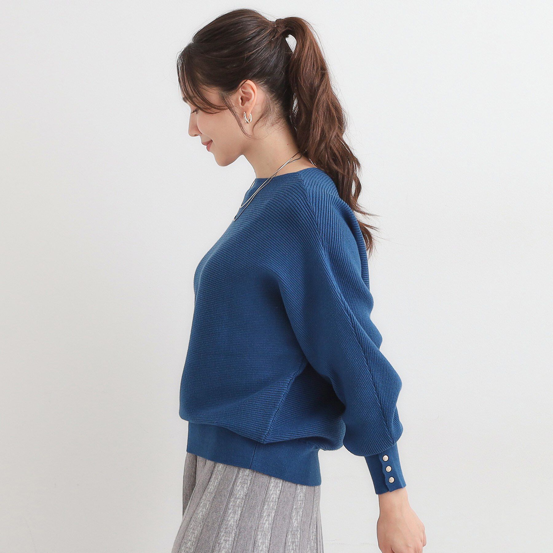 SHOO･LA･RUE「【洗濯機可/体型カバー】お袖ボタン リブドルマンニット」|ニット・セーター|