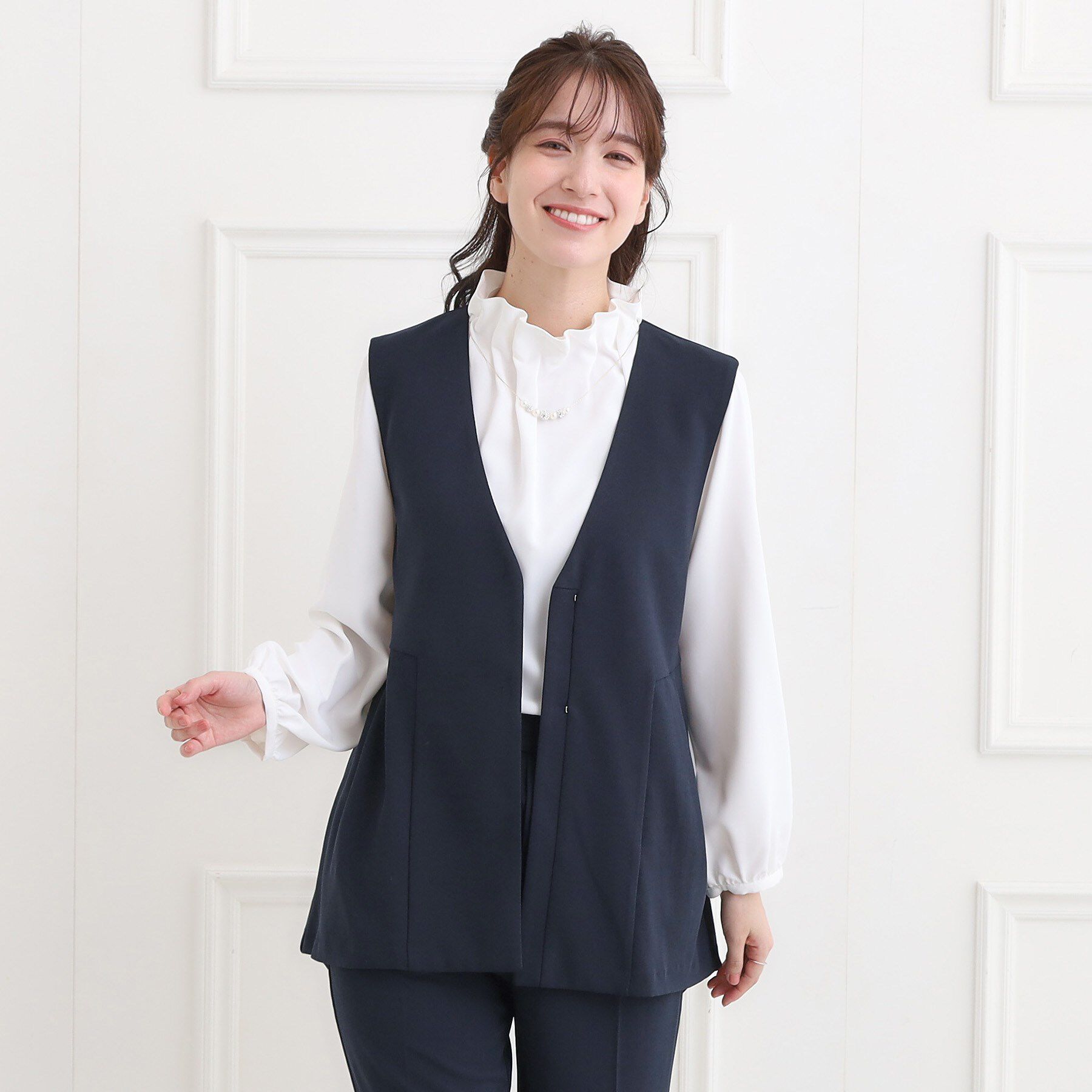 SHOO･LA･RUE「【洗濯機可/セットアップ可/S-3L】きちんと楽に。カットジョーゼット ペプラムジレ」|ベスト・ジレ|