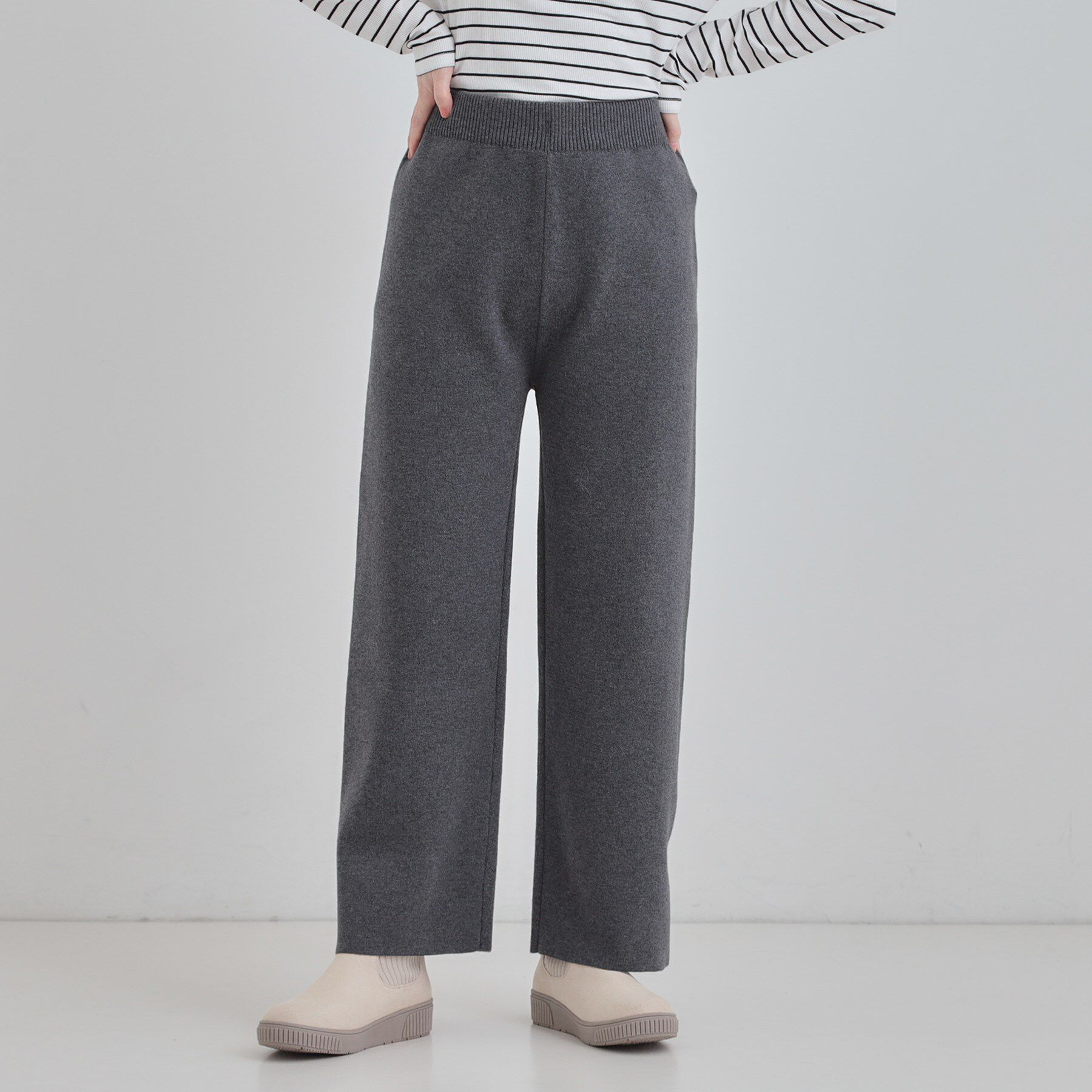 SHOO･LA･RUE「【洗濯機可／毛玉レス】美脚シルエット 表面がきれいなストレートパンツ」|その他|