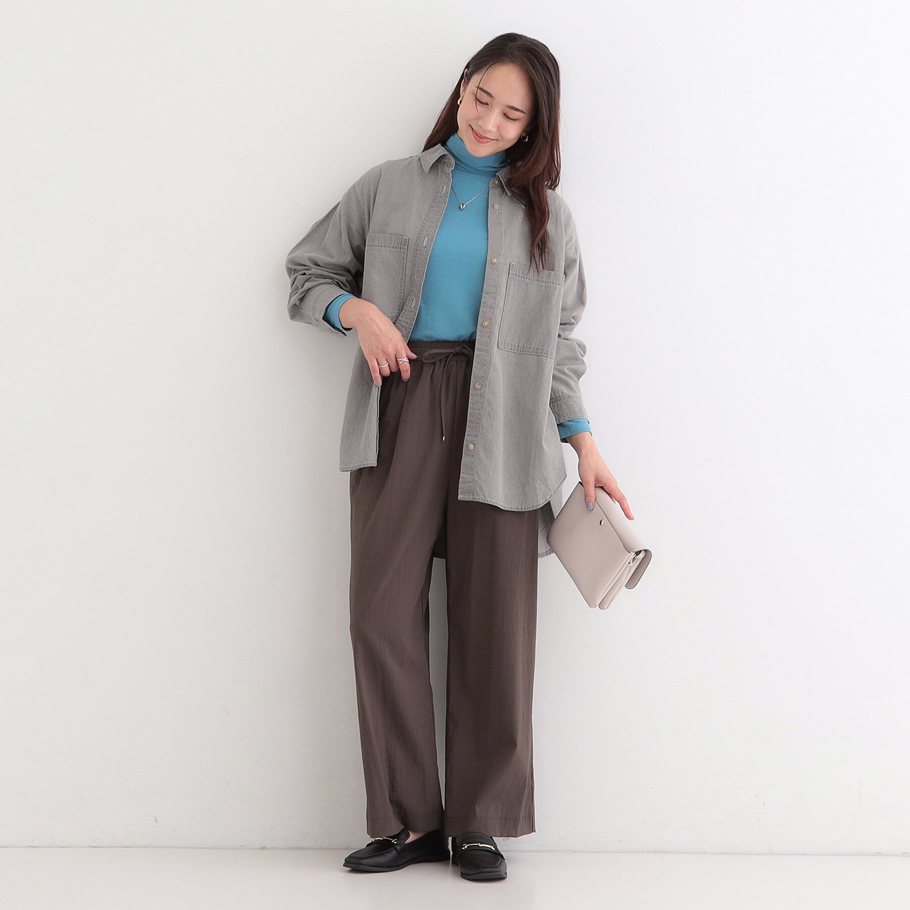 SHOO･LA･RUE「【洗濯機可/ライトオンスデニム】こなれ感をプラスする BIGポケットデニムシャツ」|シャツ・ブラウス|