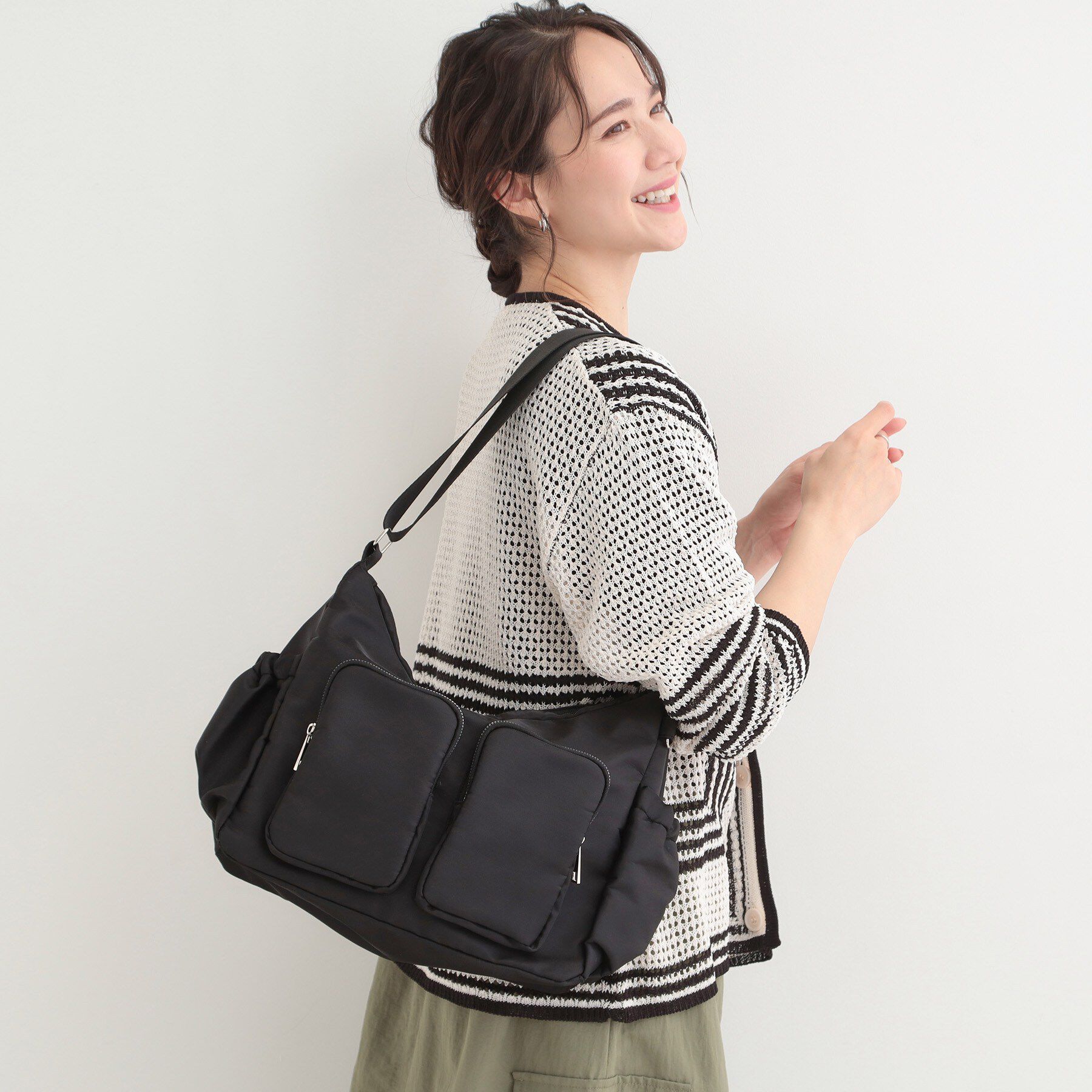 SHOO･LA･RUE「【撥水】ダブルポケットショルダーバッグ」|ショルダー・メッセンジャー|ブラック(019)