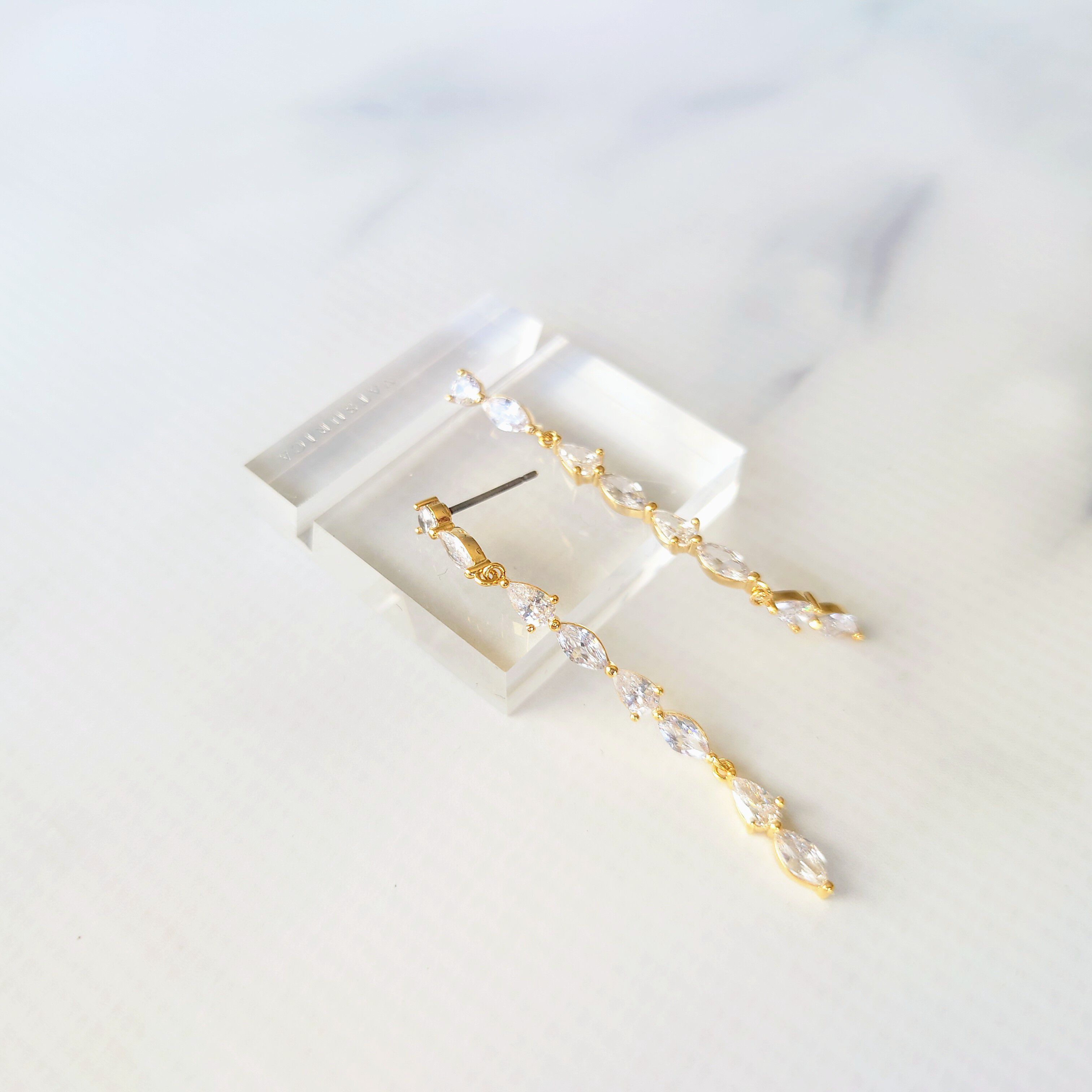 MARQUISE「ラインジルコニアピアス」|ピアス|