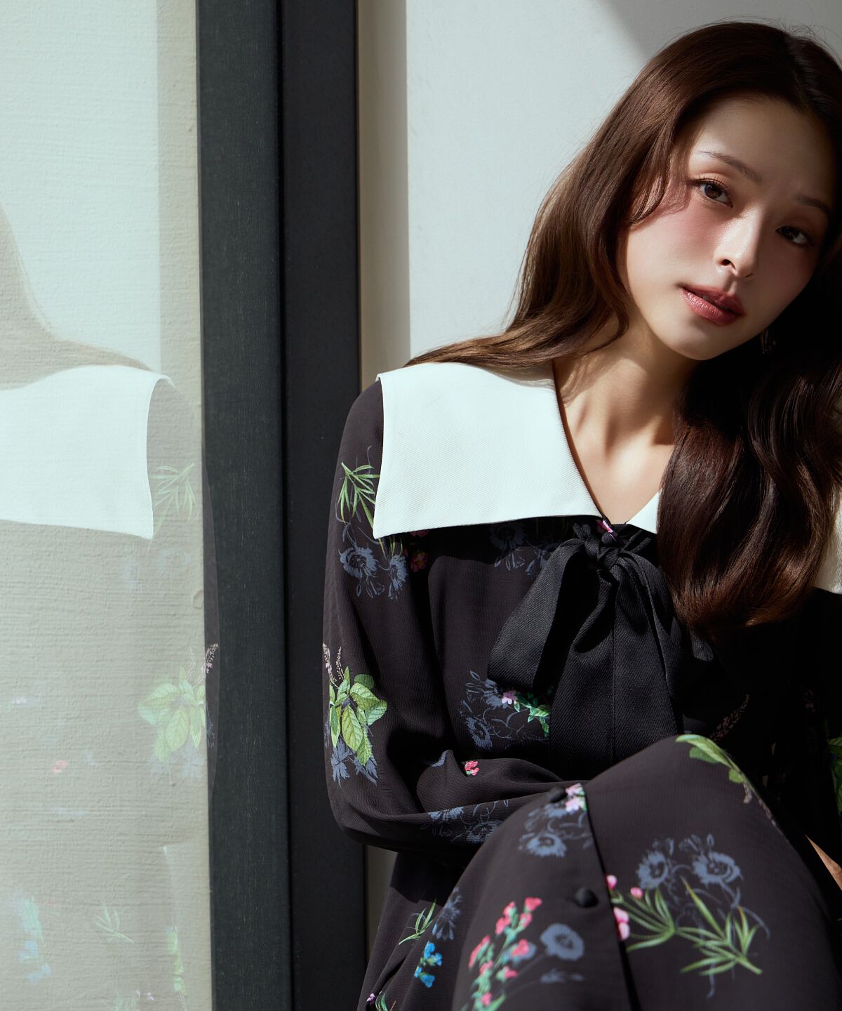 アンドクチュール「ドローイングフラワー配色襟長袖ワンピース」|ワンピース|