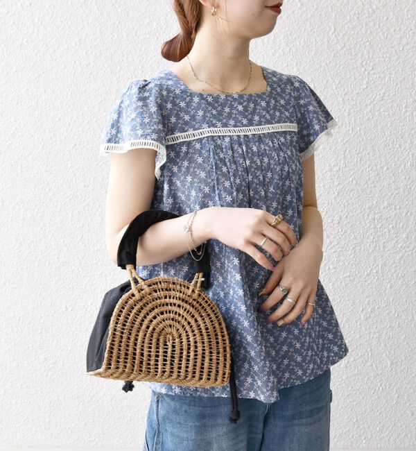 SHIPS any「SHIPS any:〈洗濯機可能〉エンブロイダリー シャンブレー フレア ギャザー ブラウス」|シャツ・ブラウス|