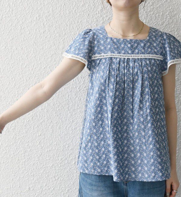 SHIPS any「SHIPS any:〈洗濯機可能〉エンブロイダリー シャンブレー フレア ギャザー ブラウス」|シャツ・ブラウス|