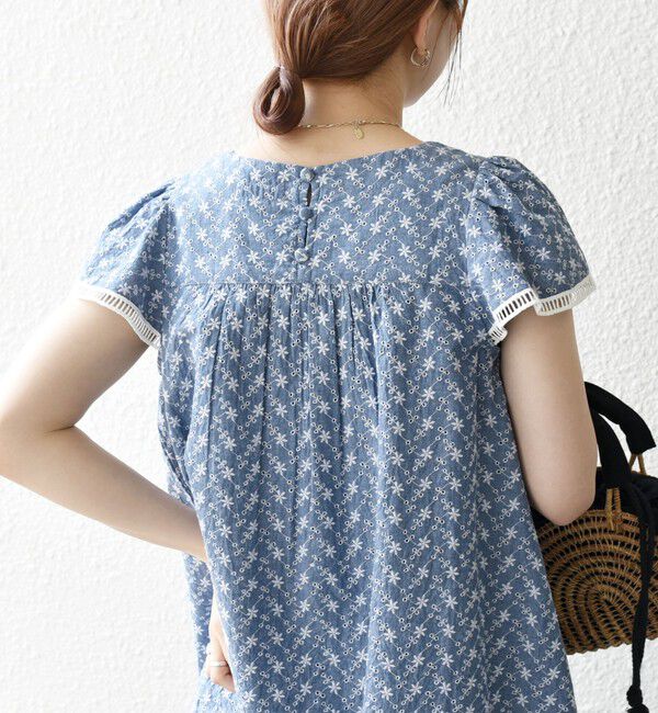 SHIPS any「SHIPS any:〈洗濯機可能〉エンブロイダリー シャンブレー フレア ギャザー ブラウス」|シャツ・ブラウス|