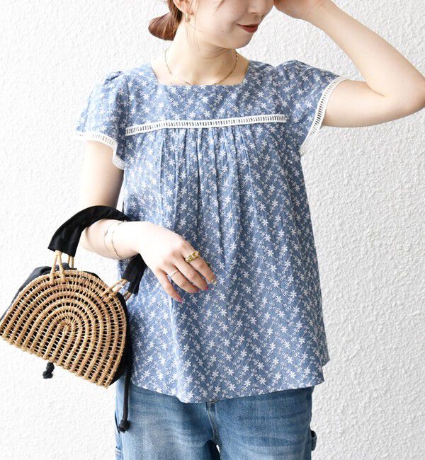 SHIPS any「SHIPS any:〈洗濯機可能〉エンブロイダリー シャンブレー フレア ギャザー ブラウス」|シャツ・ブラウス|