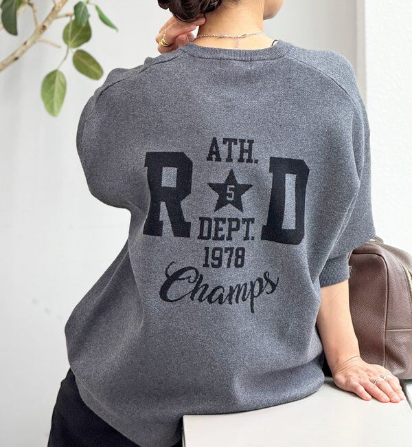  「【バックロゴが目を惹く】アスレチックロゴニット」|ニット・セーター|チャコールグレー