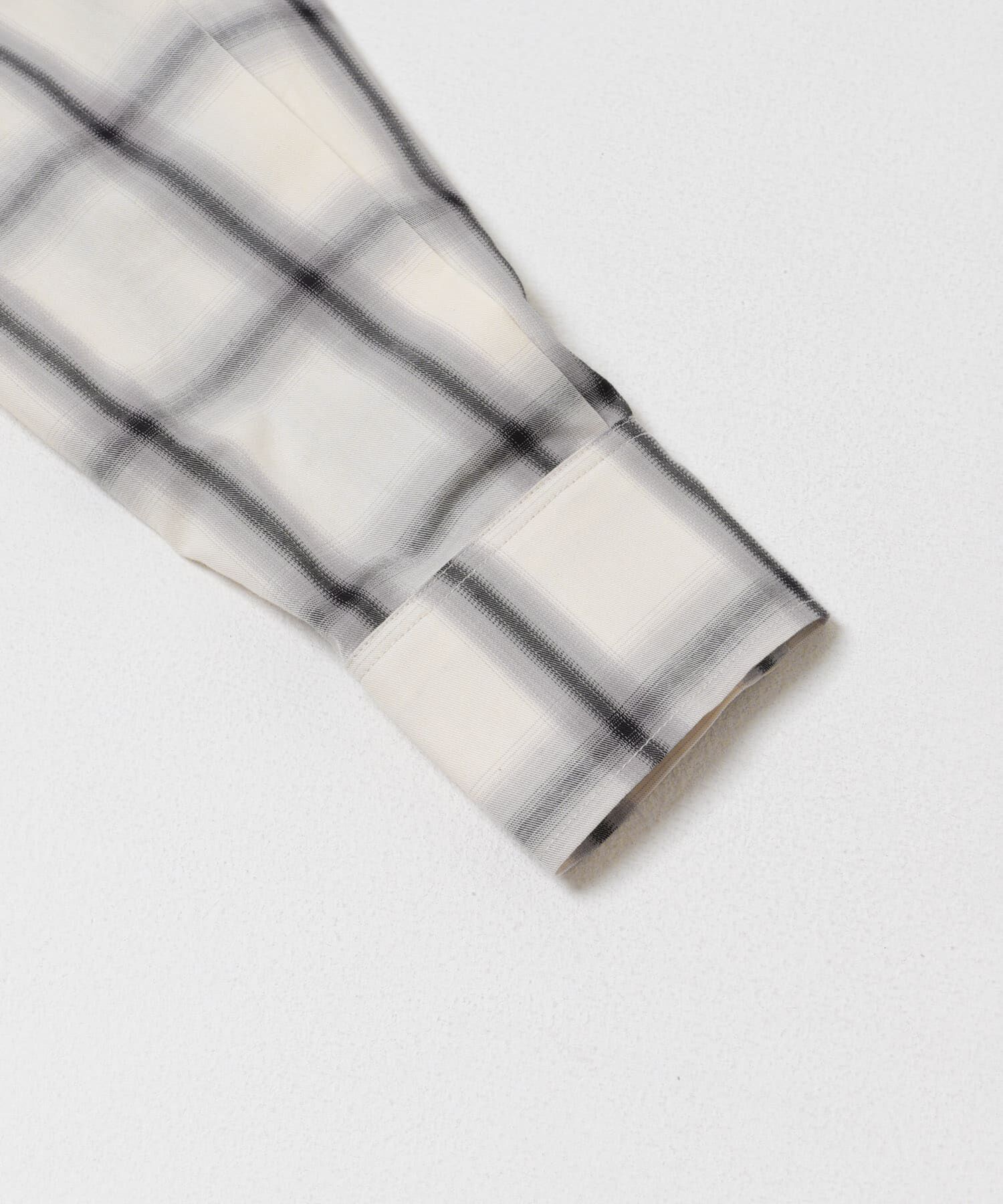 URBAN RESEARCH「オンブレーチェックオーバーシャツ」|シャツ・ブラウス|