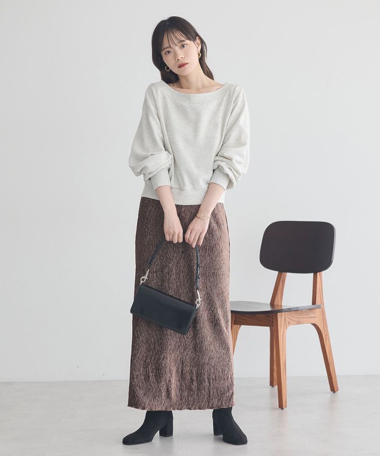 earth music&ecology「ショート丈ワンポイント刺繍オフショルスウェット」|スウェット・ジャージ|