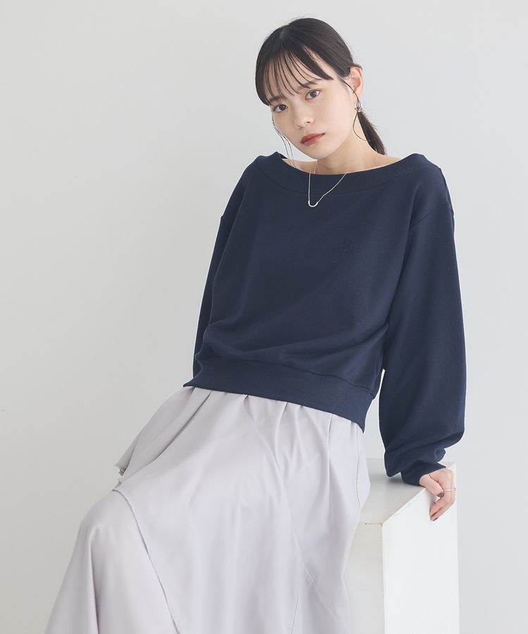 earth music&ecology「ショート丈ワンポイント刺繍オフショルスウェット」|スウェット・ジャージ|