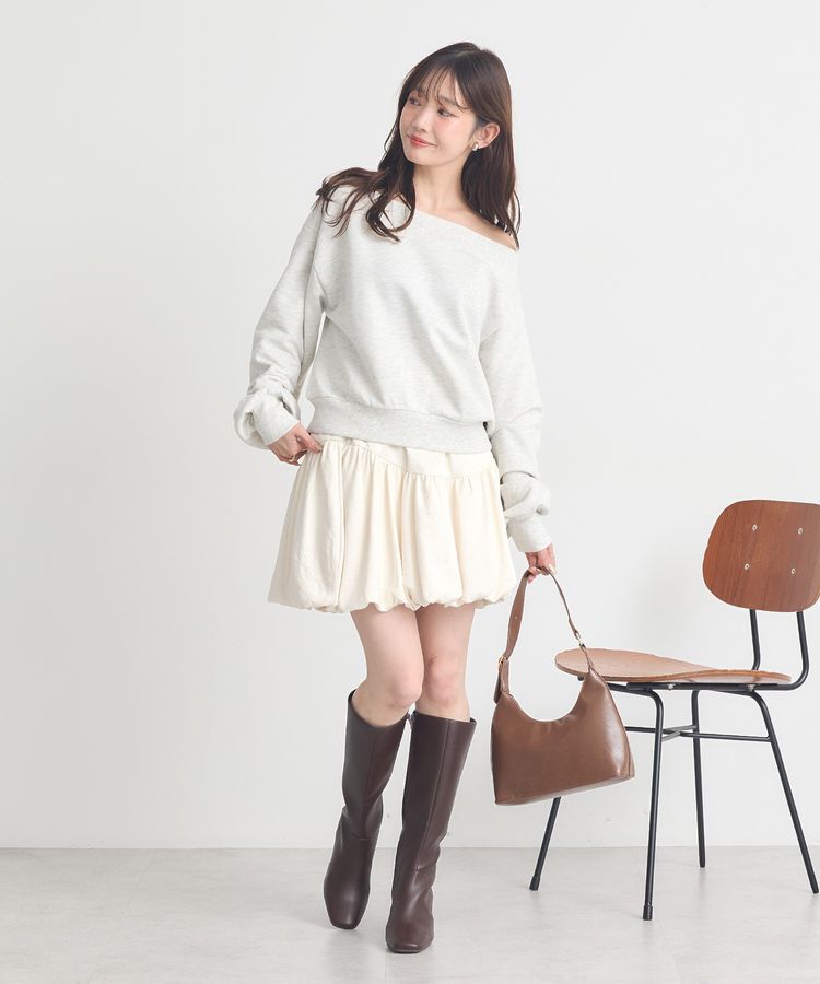 earth music&ecology「ショート丈ワンポイント刺繍オフショルスウェット」|スウェット・ジャージ|