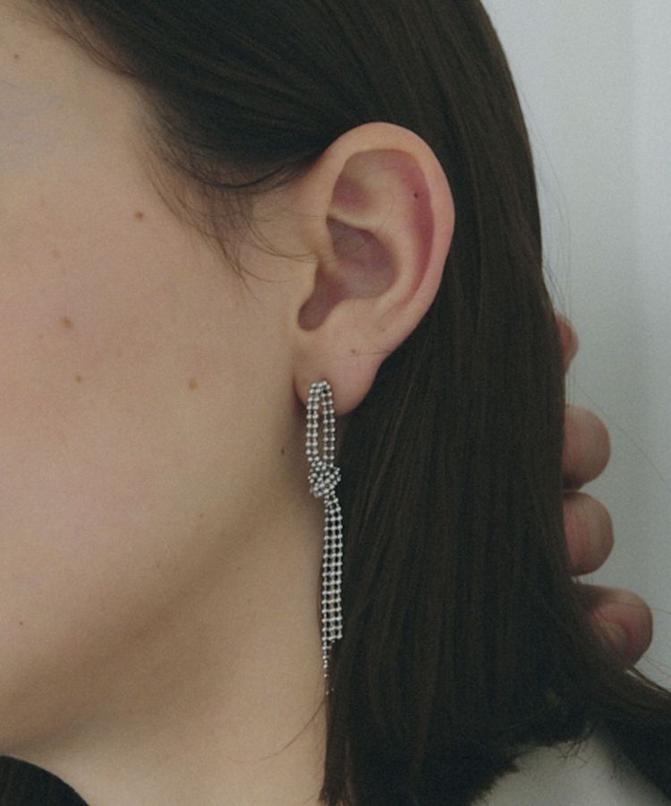 YECCA VECCA「ノットボールチェーンピアス」|ピアス|