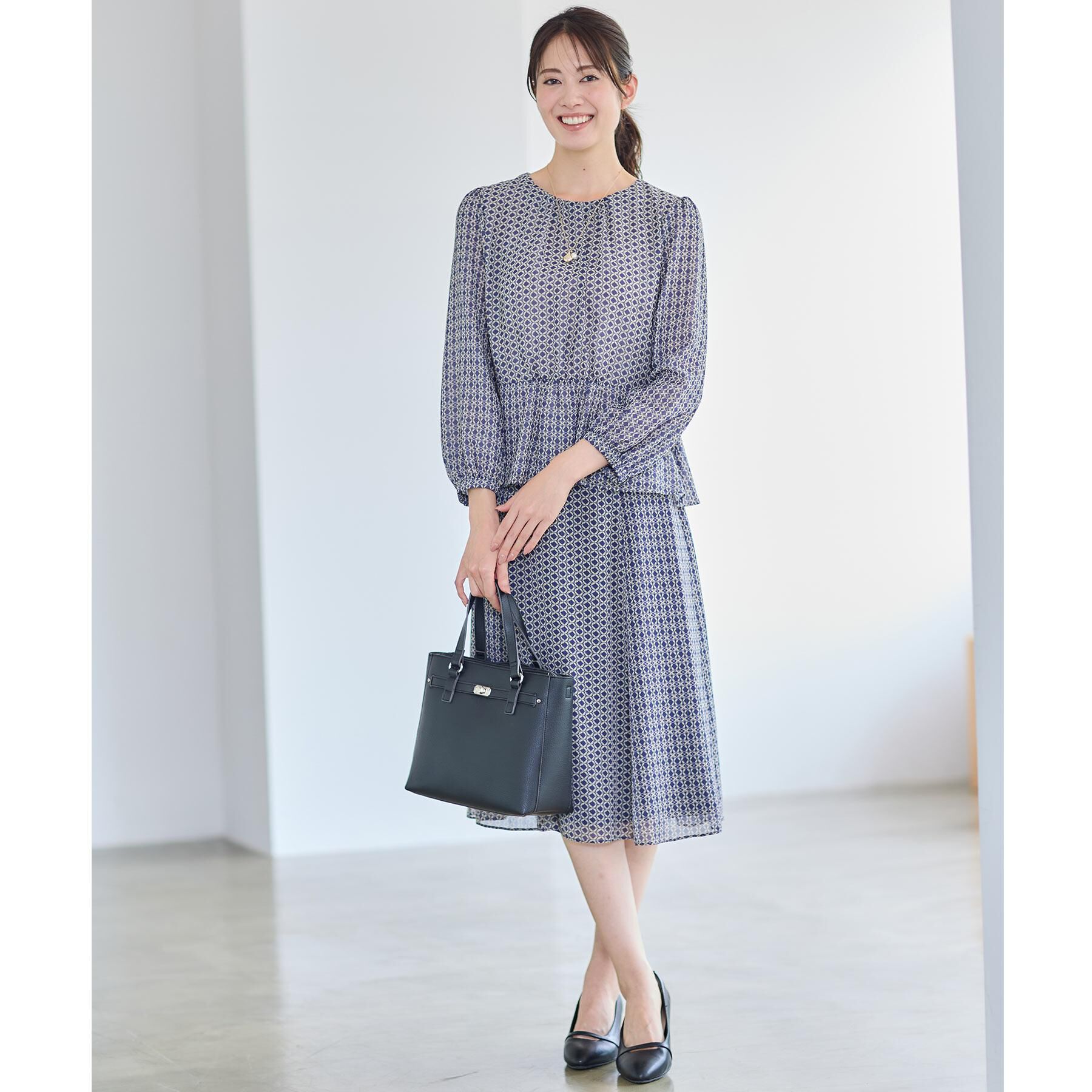 Reflect「【きちんと見え／セットアップ可／通勤におすすめ◎】ペプラムプリントブラウス」|シャツ・ブラウス|