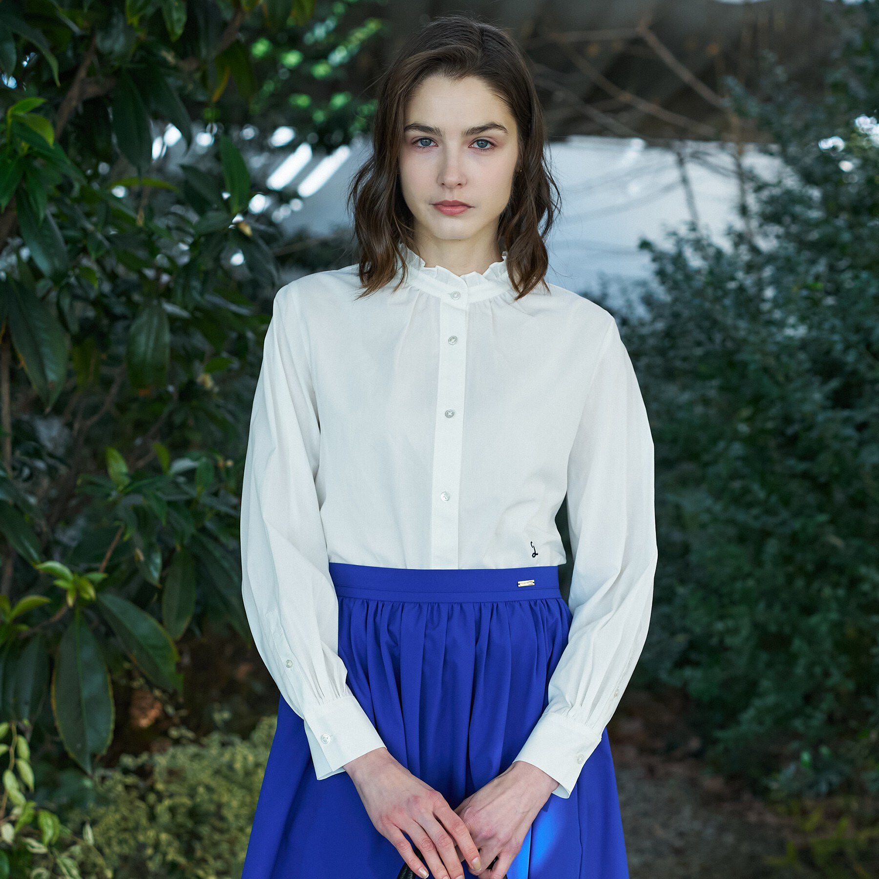 DRESSTERIOR「スタンドフリルネックブラウス」|シャツ・ブラウス|