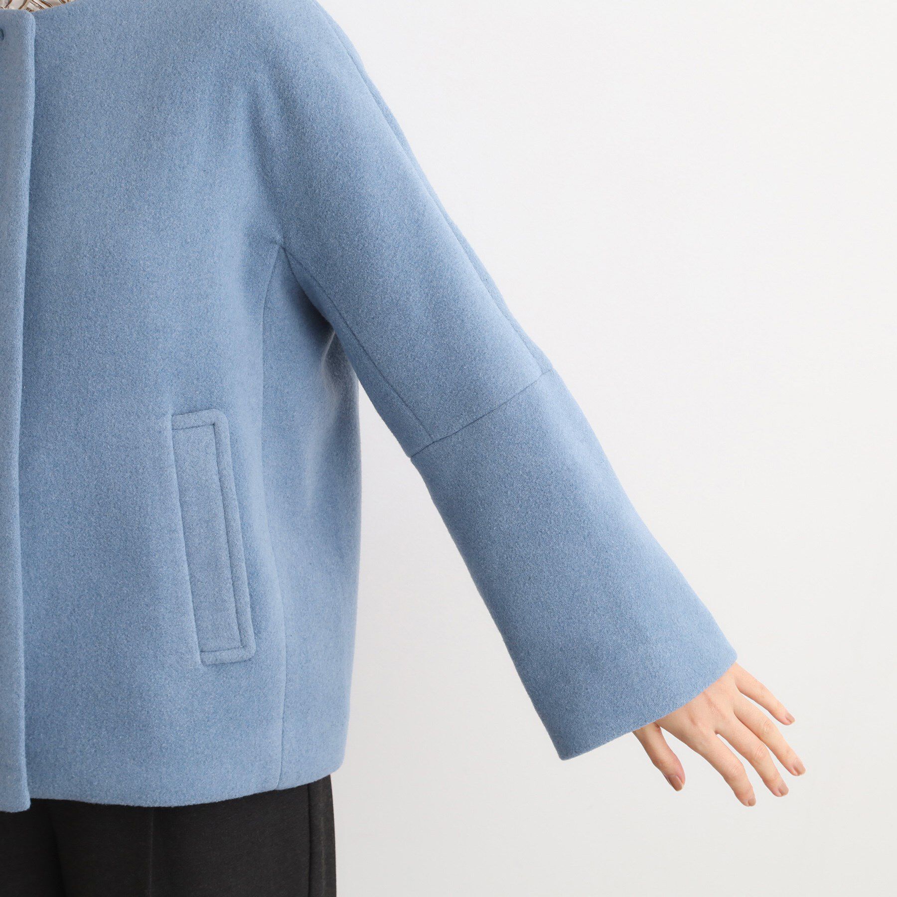 grove「【ウール混】軽やかに羽織れるショートコート」|ノーカラーコート|