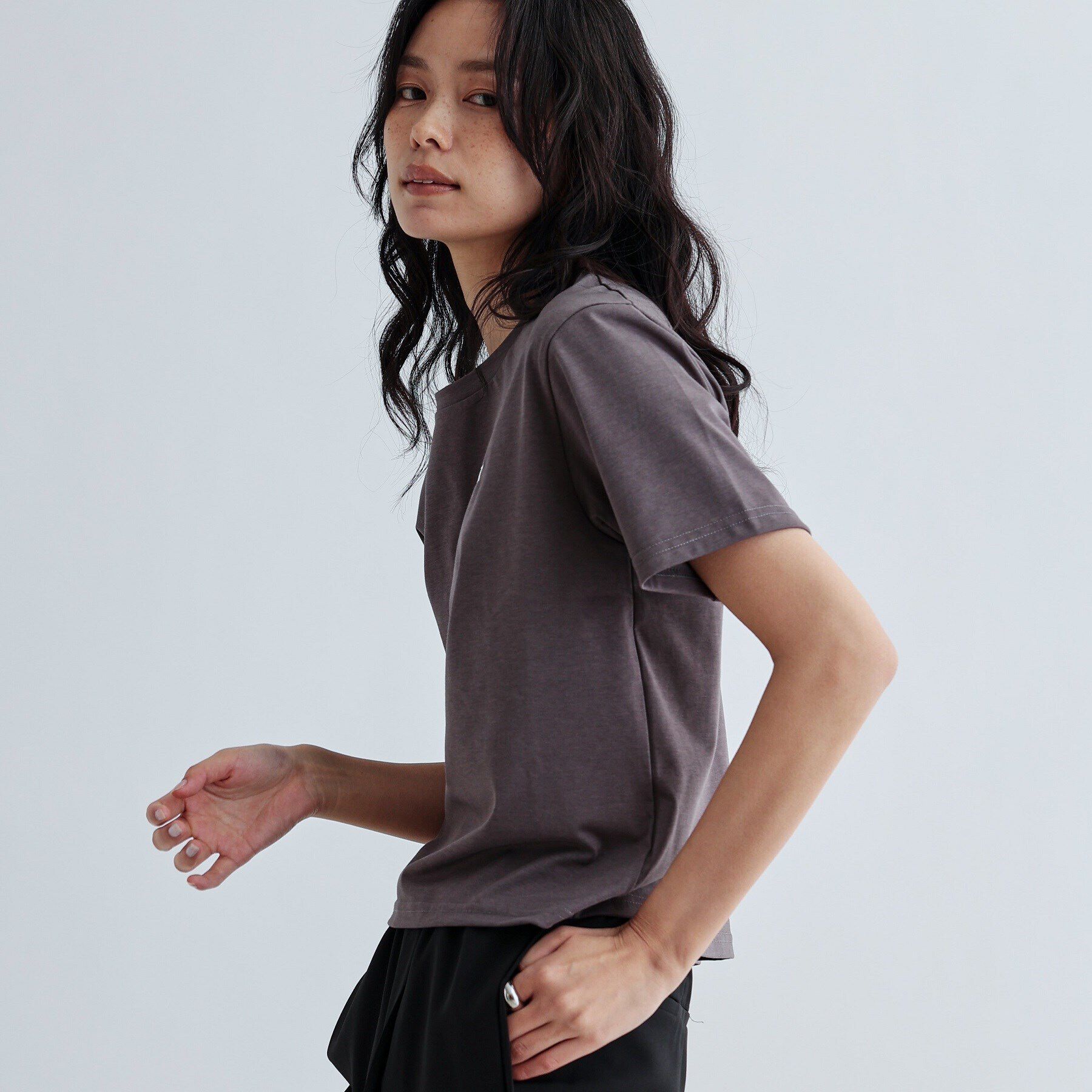 GALLEST「クロップド丈ロゴTシャツ」|Tシャツ・カットソー|