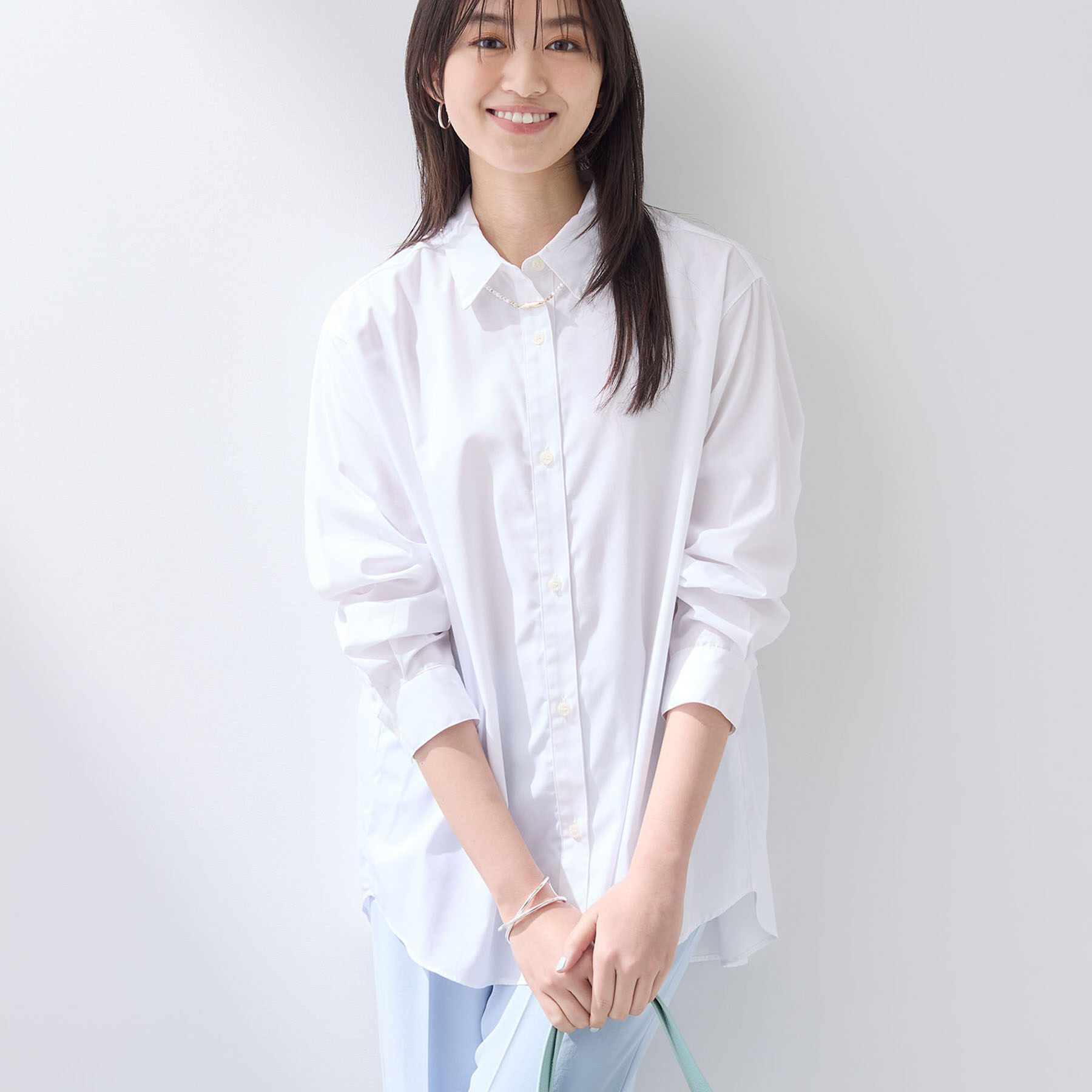 INDIVI「【羽織りとしても活躍】ベーシックレギュラーシャツ」|シャツ・ブラウス|ホワイト(001)