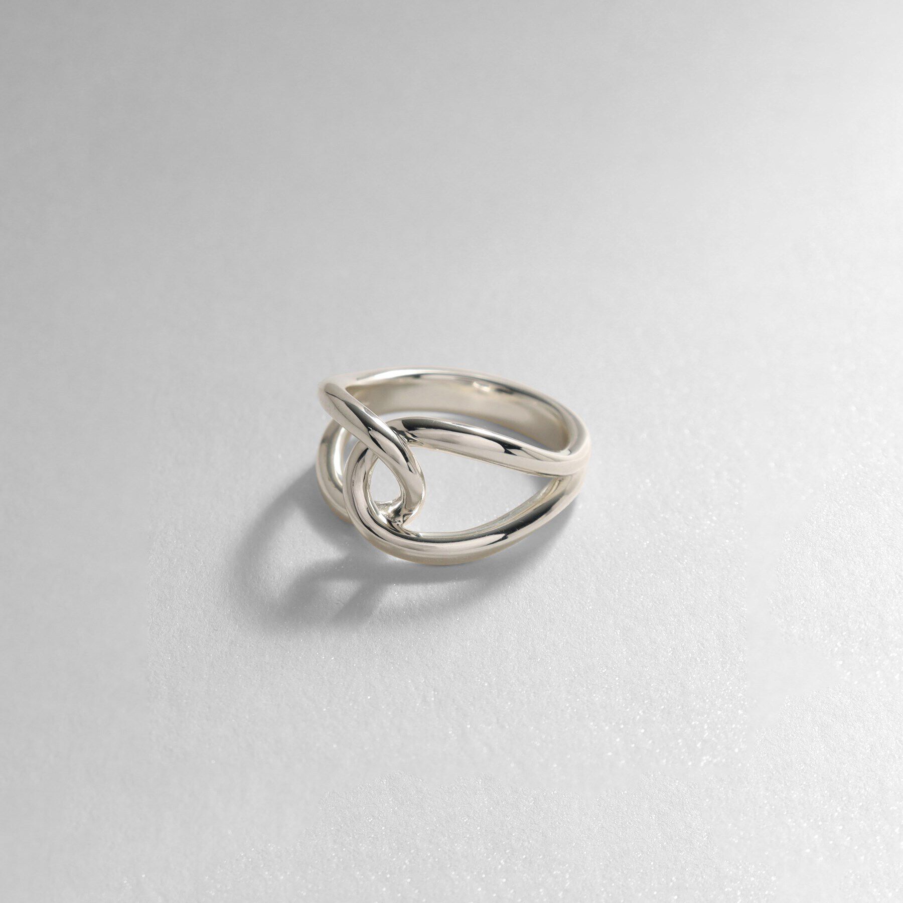 COCOSHNIK ONKITSCH「シルバー ラインリング オーバルノット」|リング|シルバー(600)