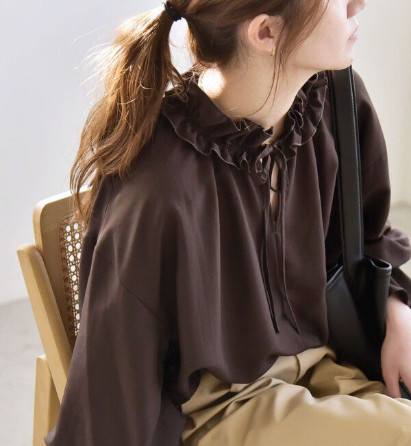 quaranciel「quaranciel:〈洗濯機可能〉フリルカラー リボン ギャザースリーブ ブラウス」|シャツ・ブラウス|ブラウン