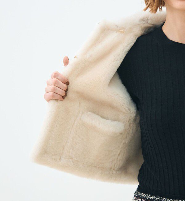 TOMORROWLAND collection「ナッパランムートン リムーバルカラージレ」|ダウンベスト・ベスト|