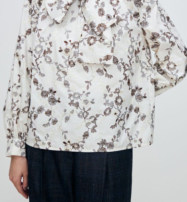 TOMORROWLAND collection「タフタフラワーエンブロイダリー ボリュームボウタイブラウス」|シャツ・ブラウス|