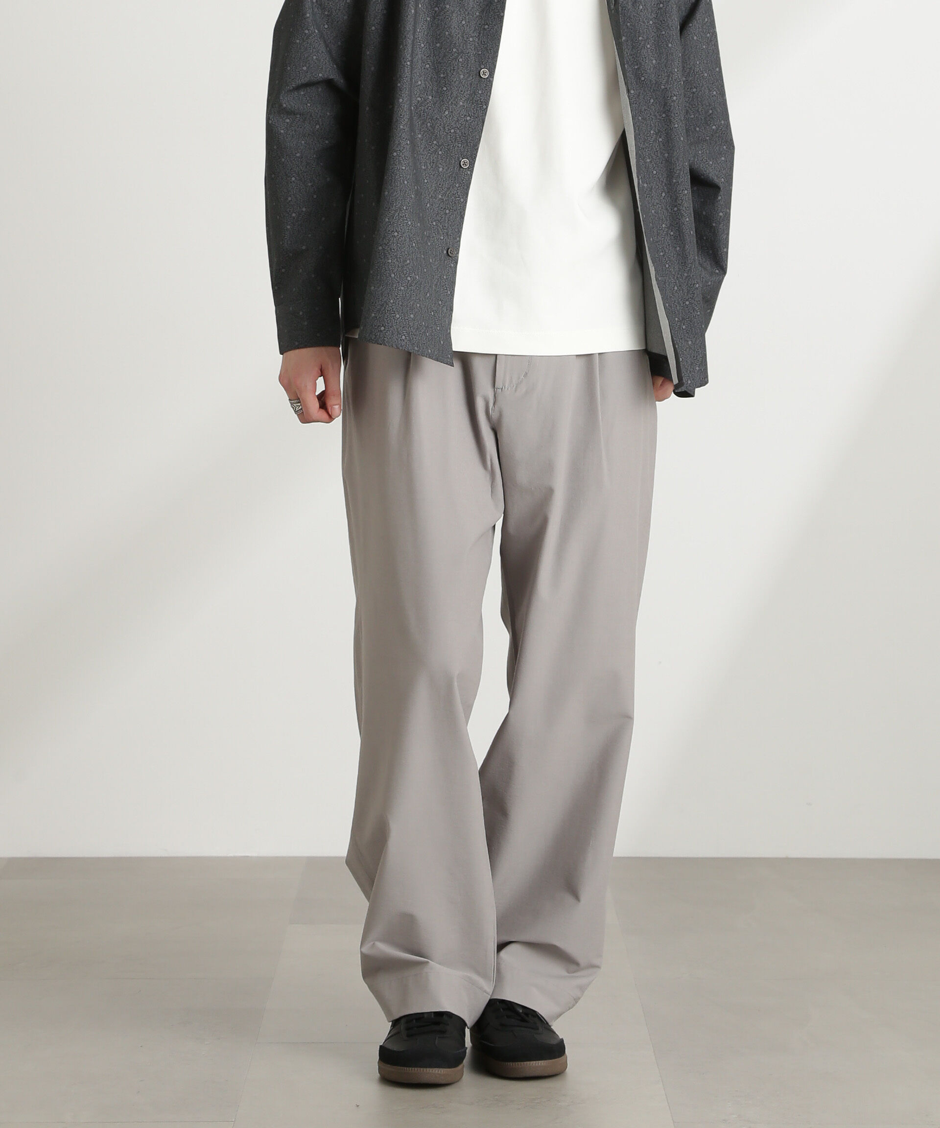 nano･universe「ストレッチワイドイージーパンツ(セットアップ可)」|チノ|L.グレー1