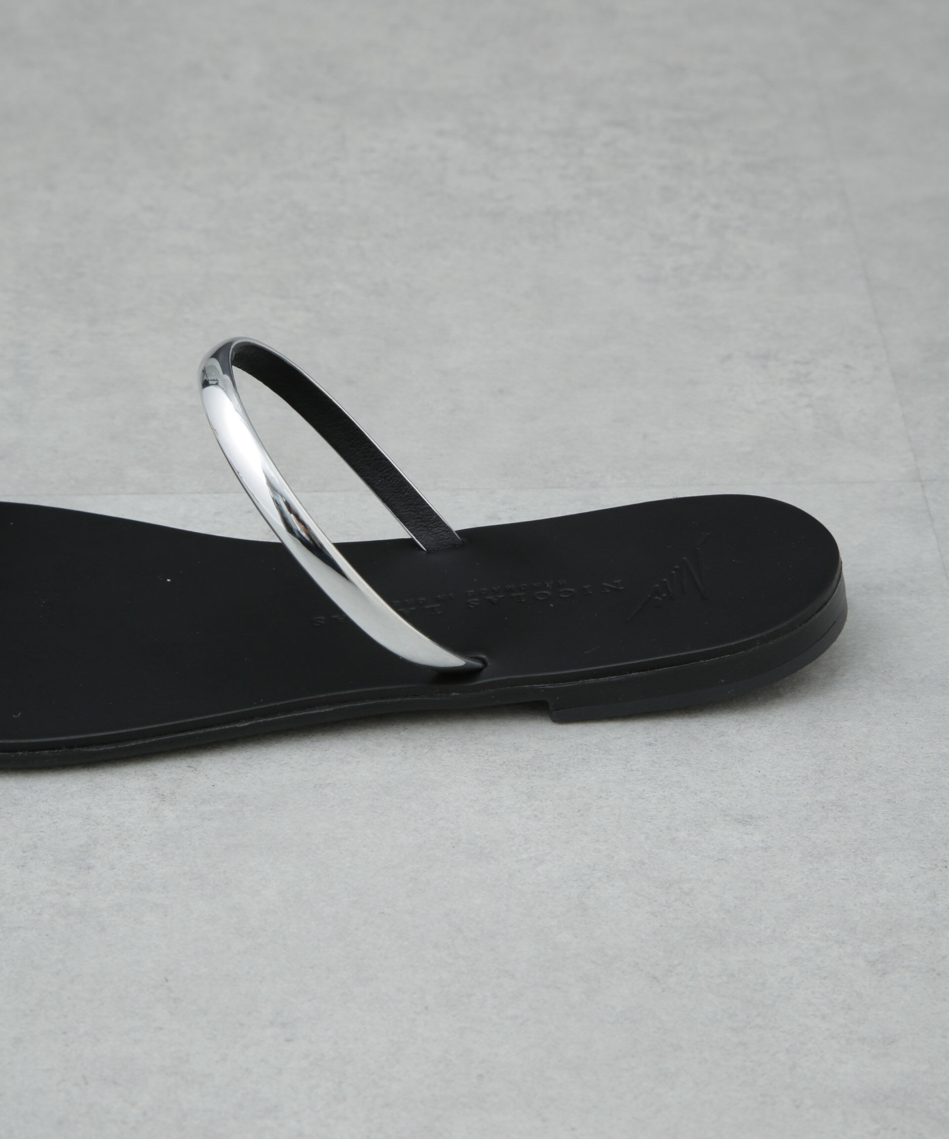 nano･universe「NICOLAS LAINAS/別注 メタルパーツ フラットサンダル」|サンダル|