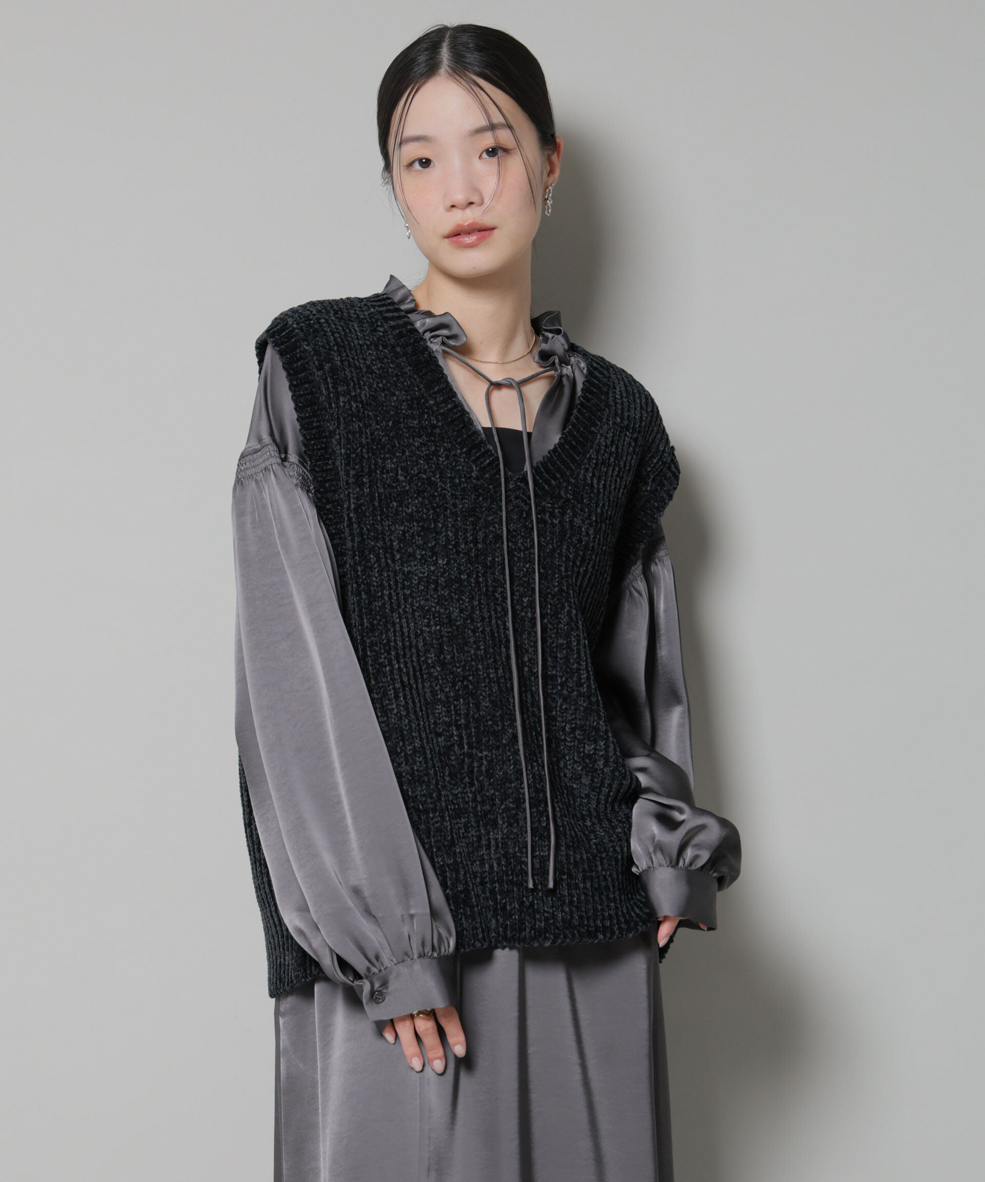 nano･universe「ベロアモールVネックニットベスト」|ニット・セーター|ブラック