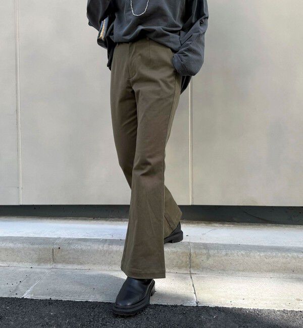 fredy emue「ストレッチフレアパンツ」|チノ|カーキ