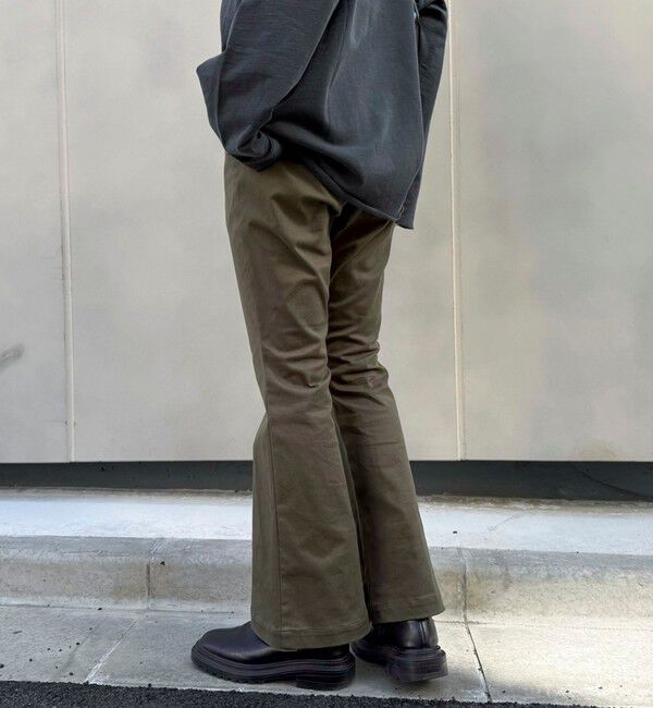 fredy emue「ストレッチフレアパンツ」|チノ|