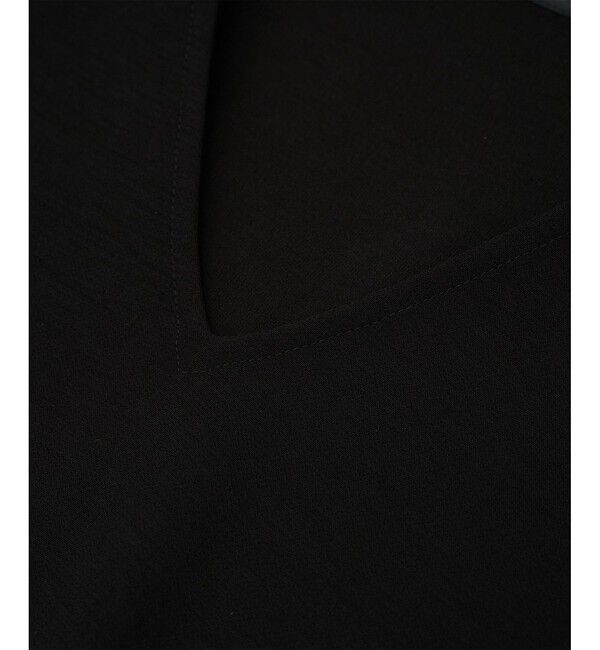 ROPE「【洗える】バックサテンドロストVネックブラウス【WEB・一部店舗限定】」|シャツ・ブラウス|