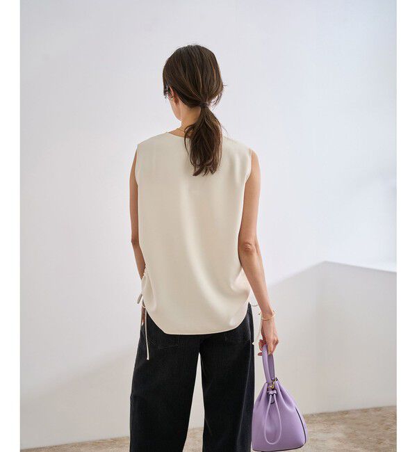 ROPE「【洗える】バックサテンドロストVネックブラウス【WEB・一部店舗限定】」|シャツ・ブラウス|