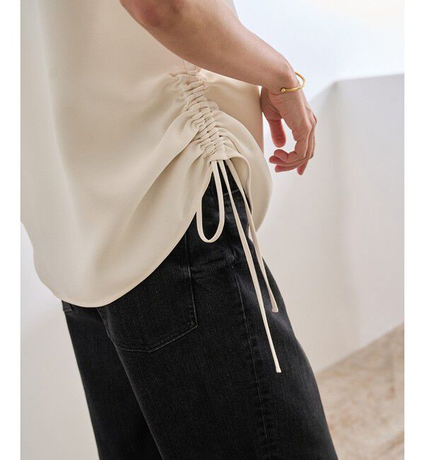 ROPE「【洗える】バックサテンドロストVネックブラウス【WEB・一部店舗限定】」|シャツ・ブラウス|