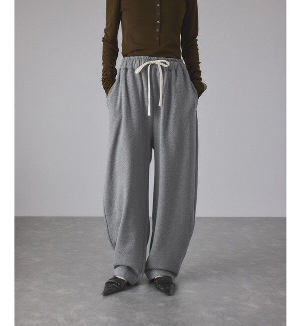 ADAM ET ROPE'「【サステナブル】カーブスウェットパンツ」|チノ|