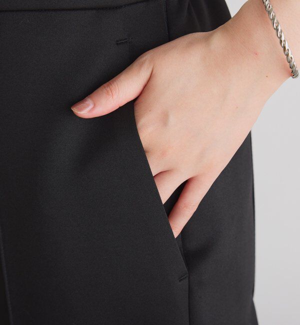  「ピンタックセミフレアーパンツ」|チノ|