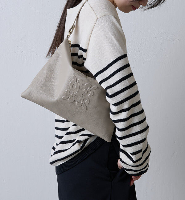  「エンボスモノグラムショルダーバッグ」|ショルダー・メッセンジャー|