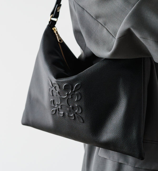  「エンボスモノグラムショルダーバッグ」|ショルダー・メッセンジャー|