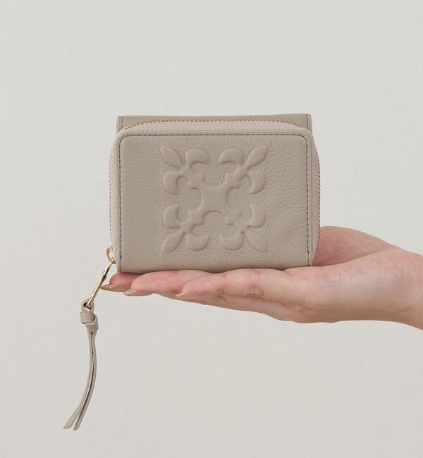  「エンボスモノグラム三つ折りウォレット」|財布|