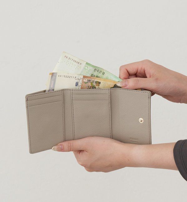  「エンボスモノグラム三つ折りウォレット」|財布|