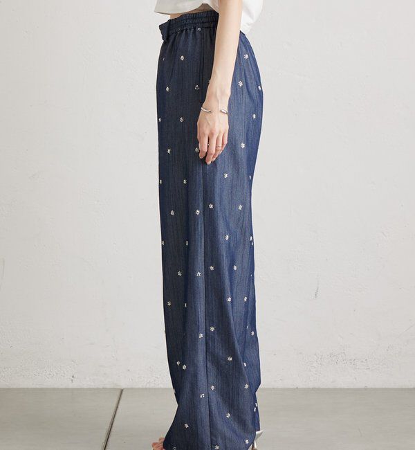  「ビージーフラワースラックス」|チノ|